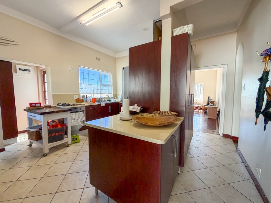 3 Bedroom Property for Sale in Vredehoek Western Cape
